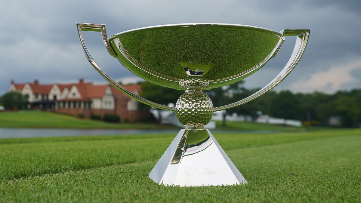 fedex cup trophy 0040