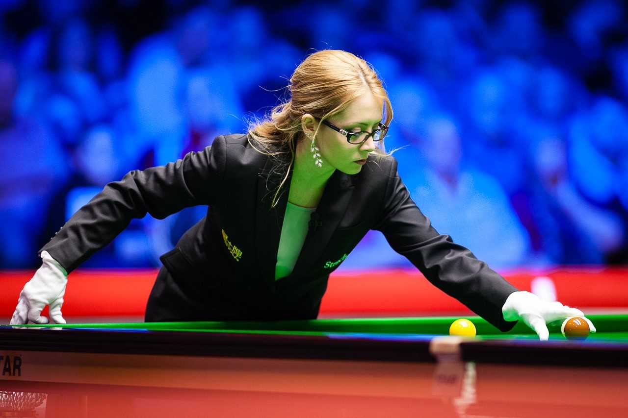 female snooker referee