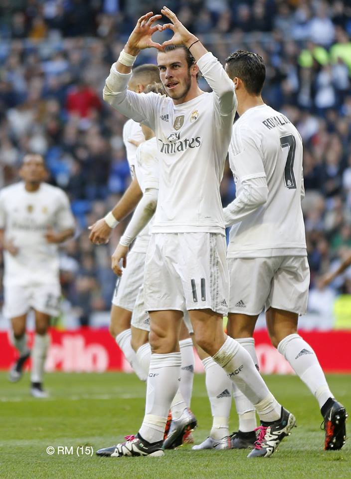 gareth bale heart celebration 0012