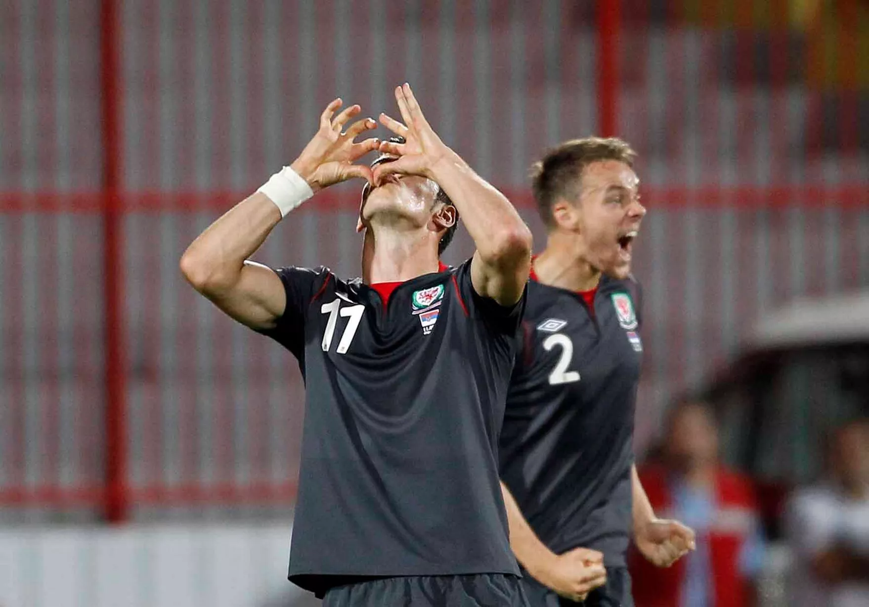 gareth bale heart celebration 0027