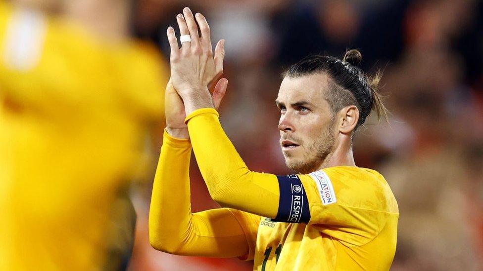 gareth bale heart celebration 0080