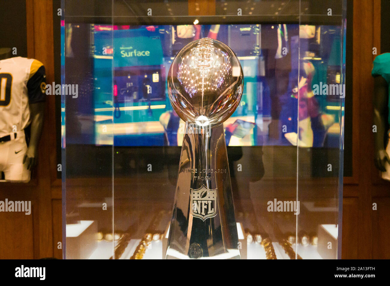 giants super bowl trophies 0034