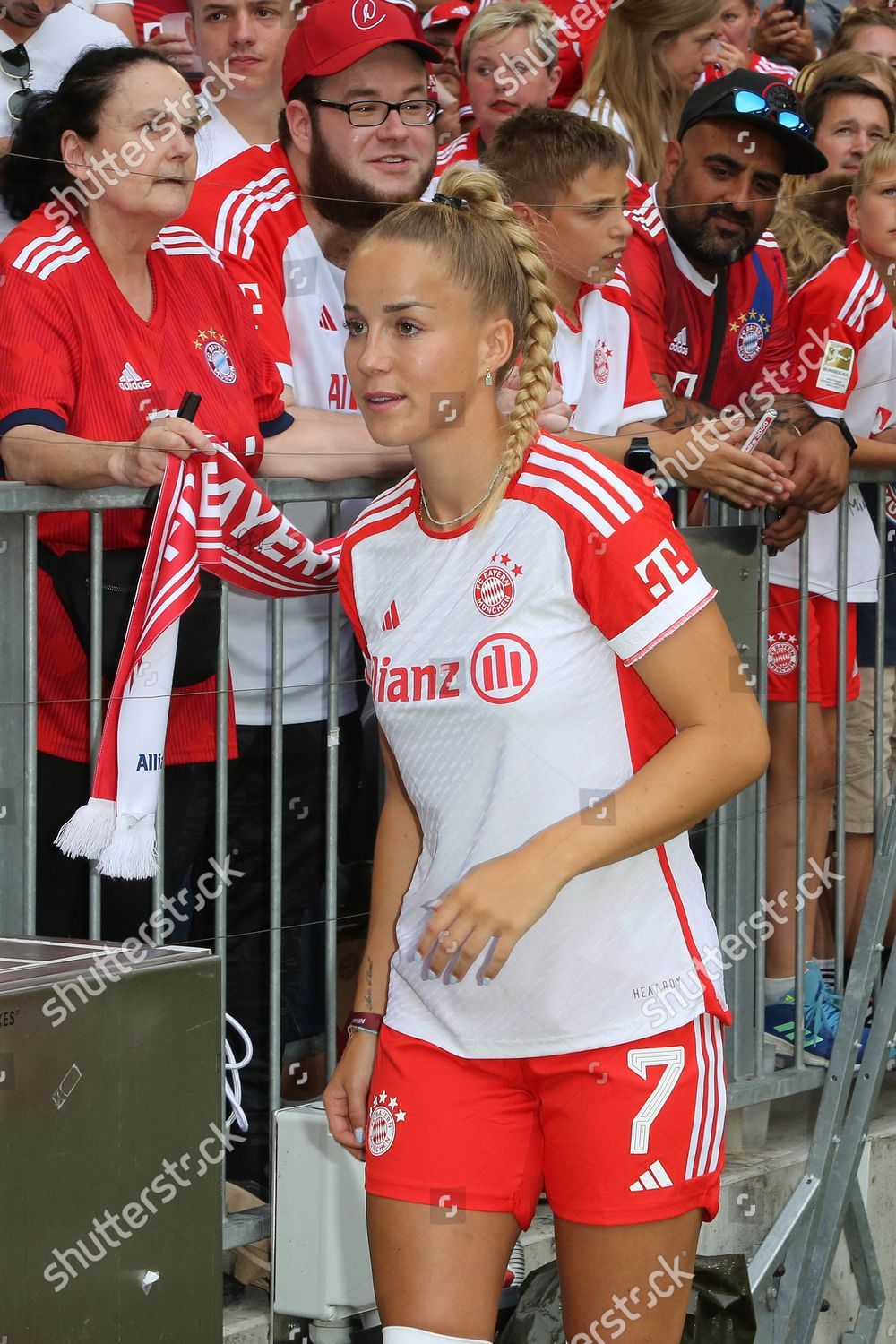 Giulia Gwinn national team.