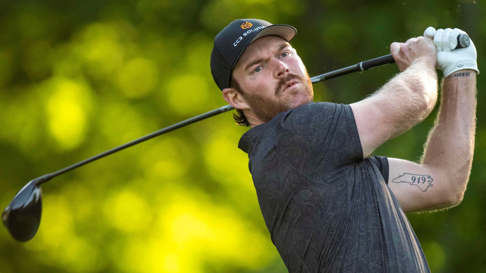Golfer image 0022