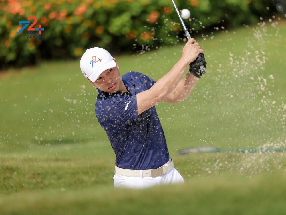 Golfer image 0024