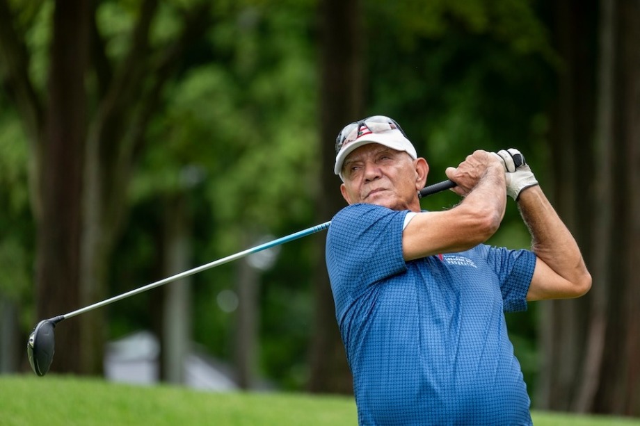 Golfer image 0040