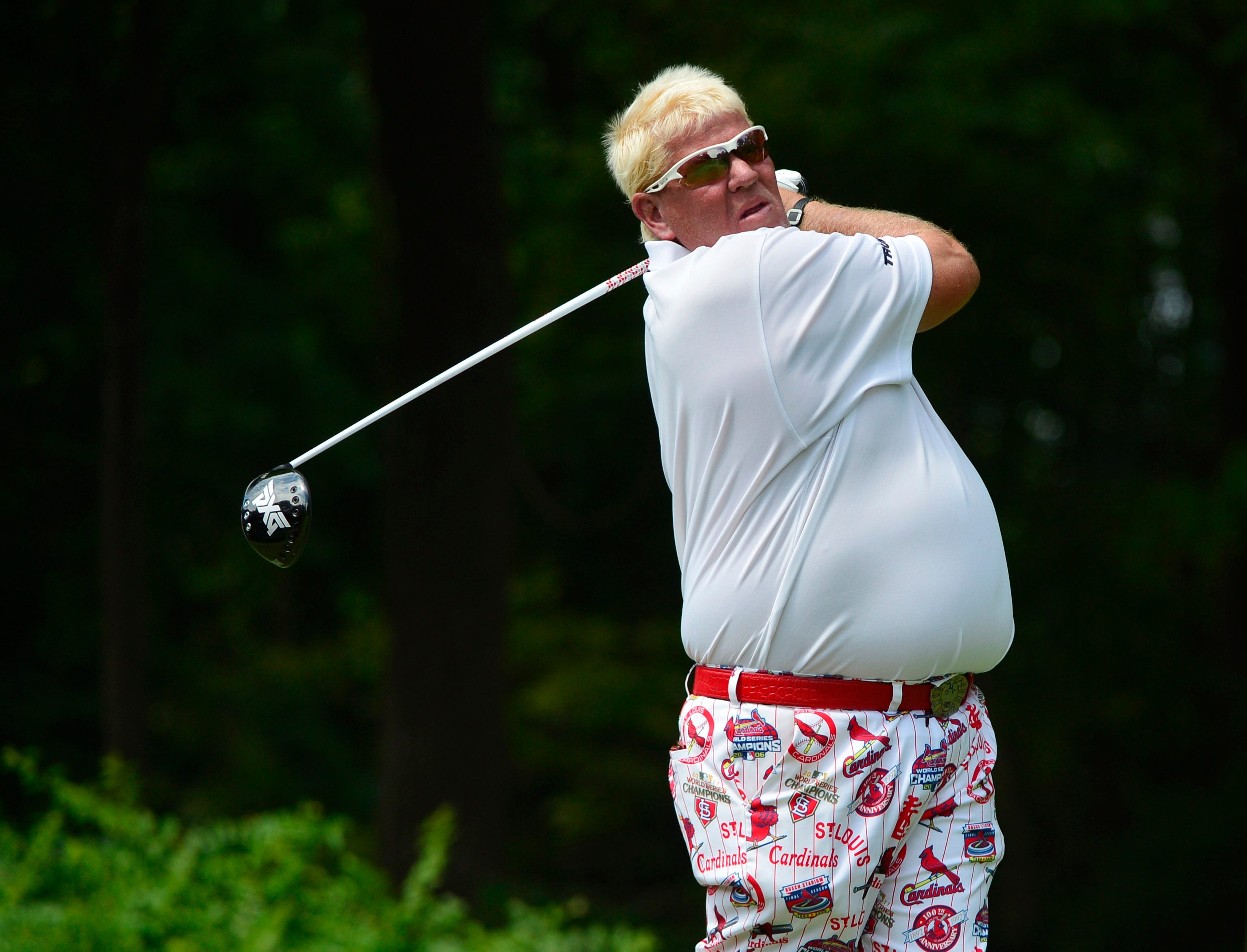 golfer that drinks and smokes 0019