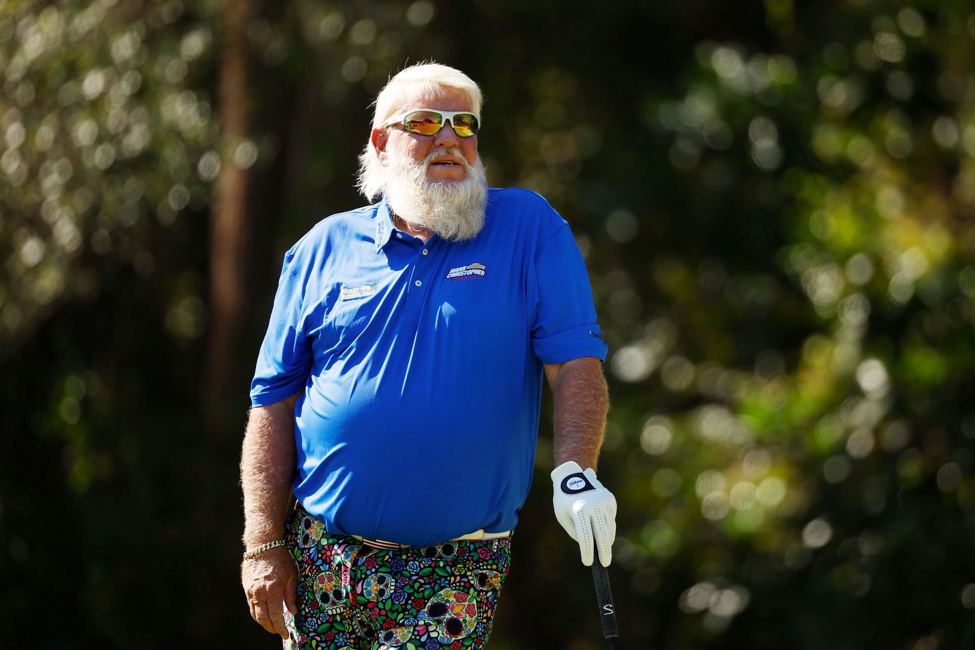 golfer that drinks and smokes 0026