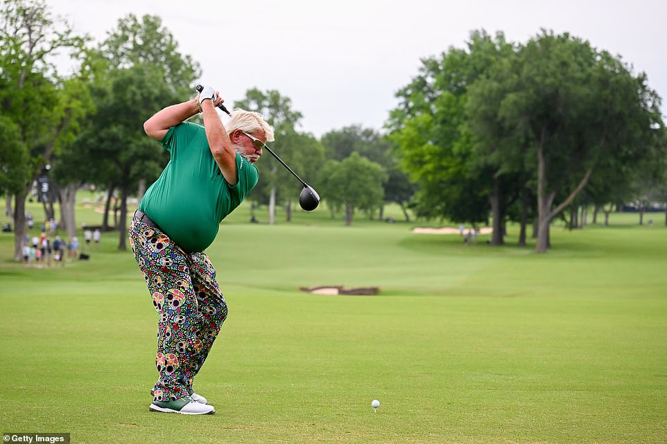 golfer that drinks and smokes 0031