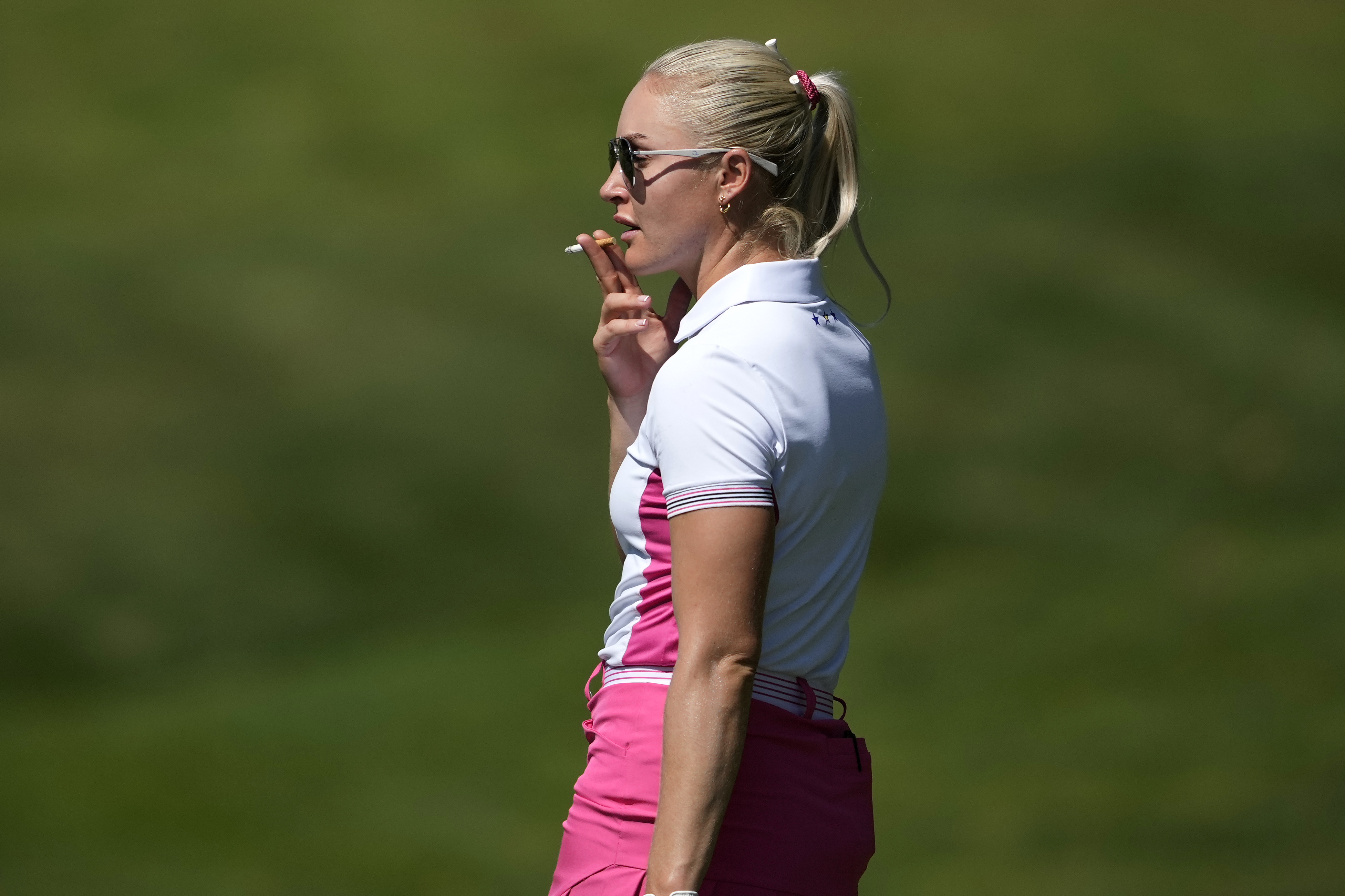 golfer that smokes 0021