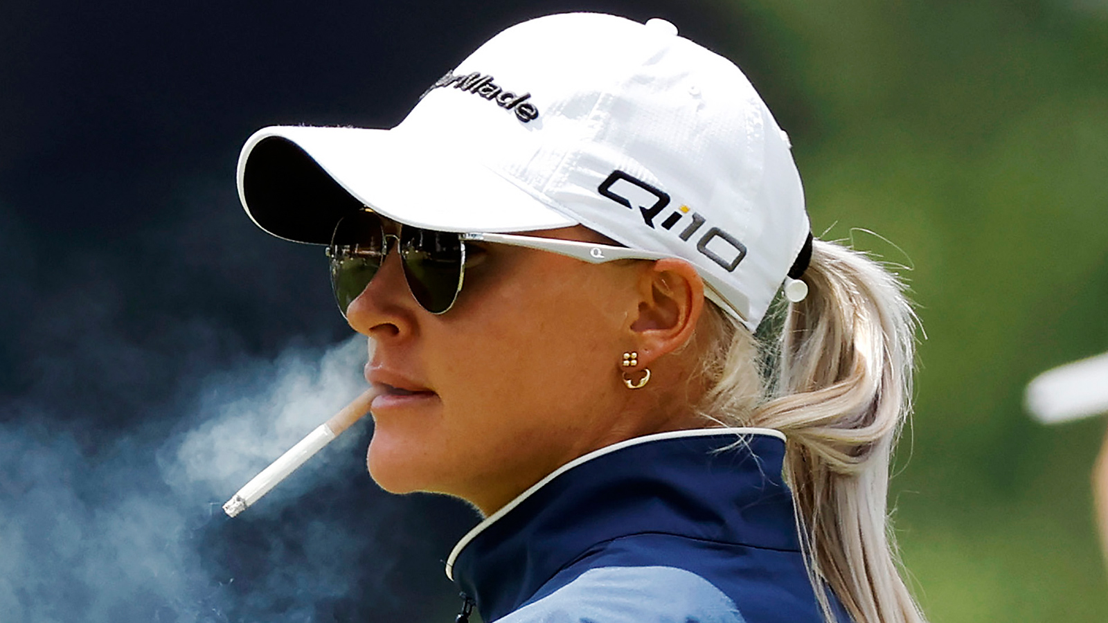 golfer that smokes 0022