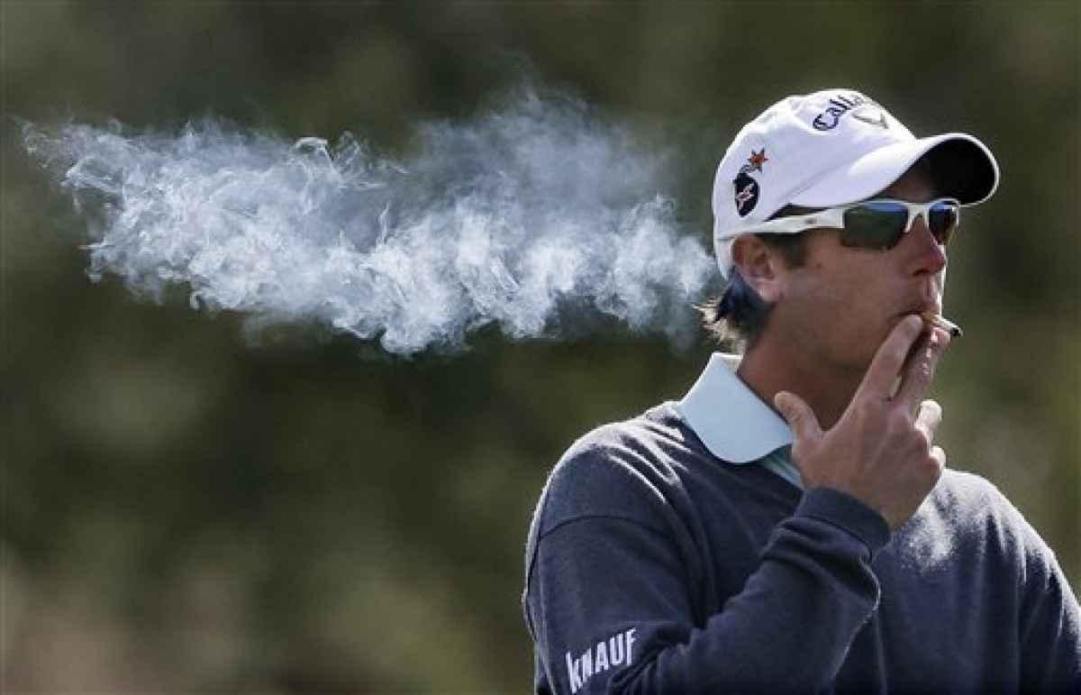 golfer that smokes 0027