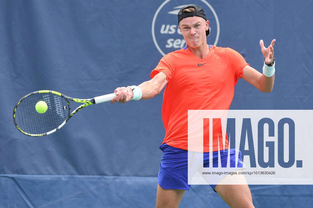 holger rune forehand 0021