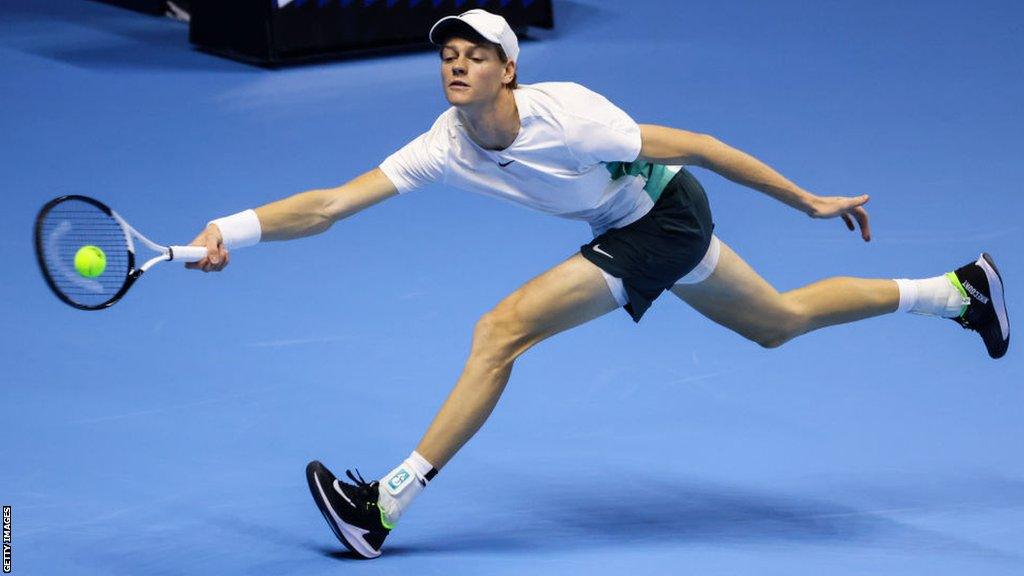 holger rune forehand 0042