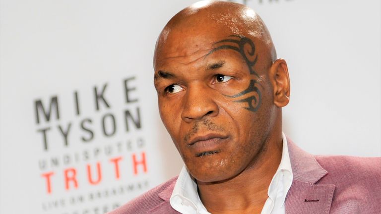 holyfield's ear after bite 0011