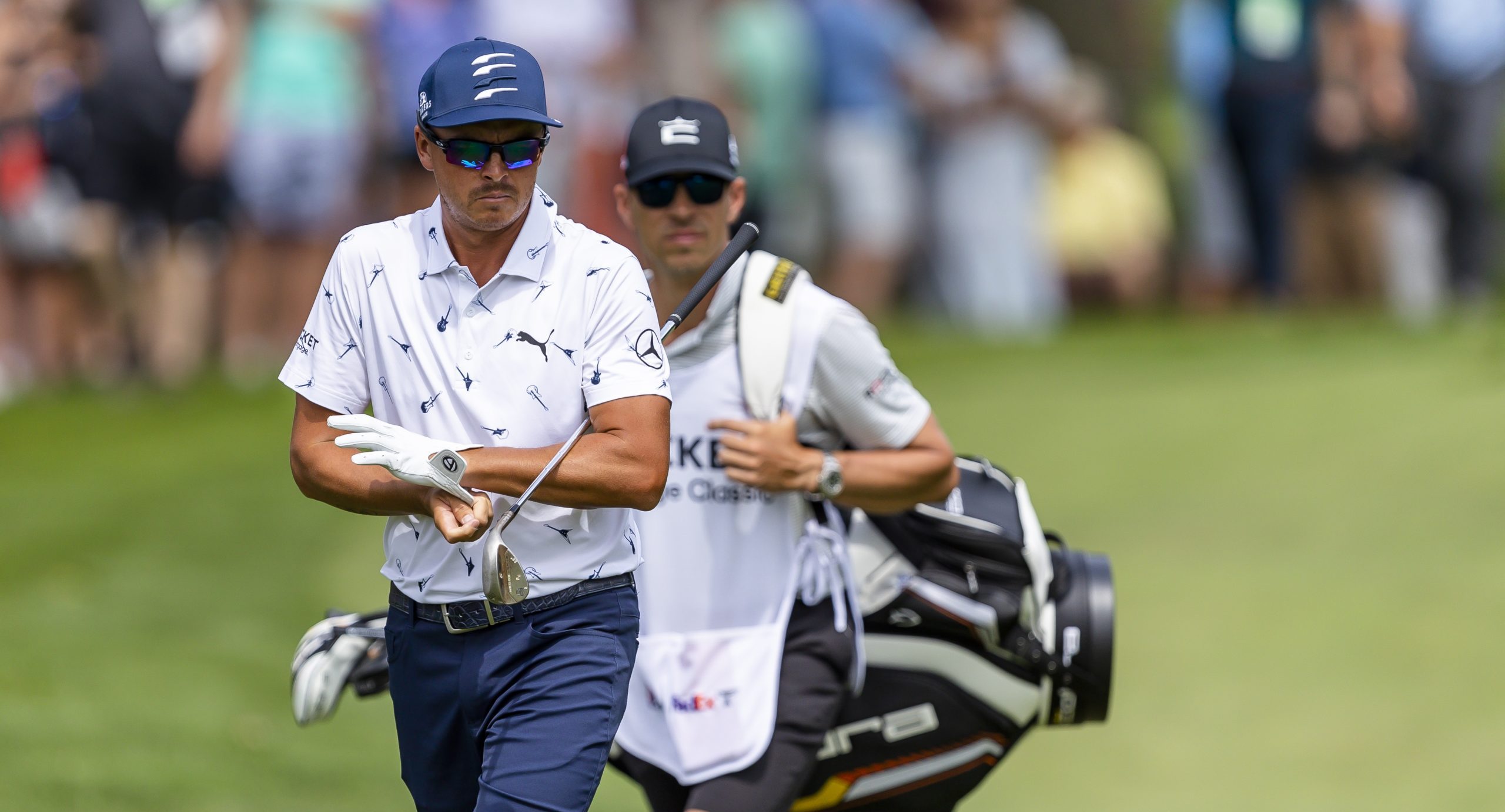 how much does rickie fowler's caddie make 0025