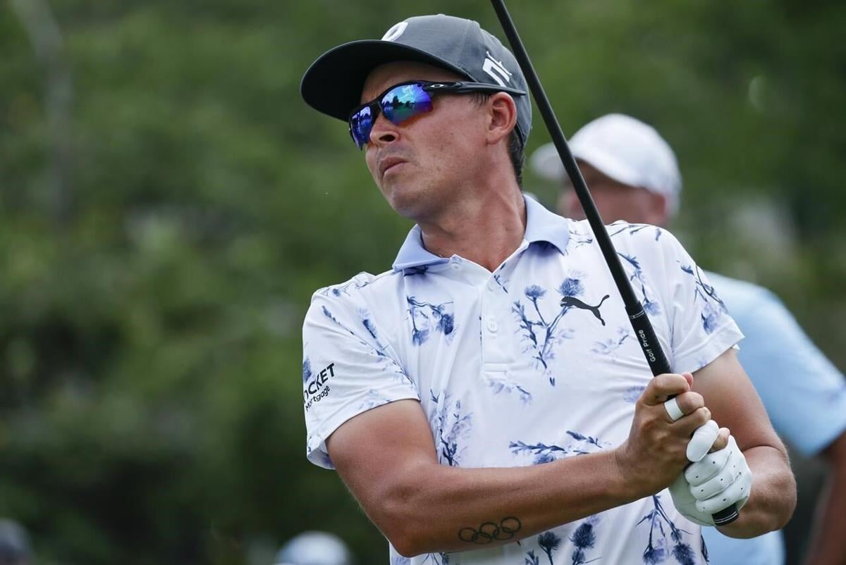 how much does rickie fowler's caddie make 0032