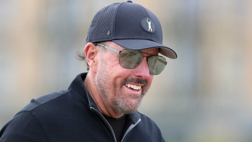 how old is mickelson 0014