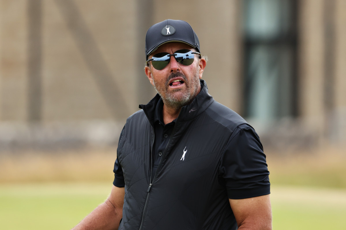 how old is mickelson 0020