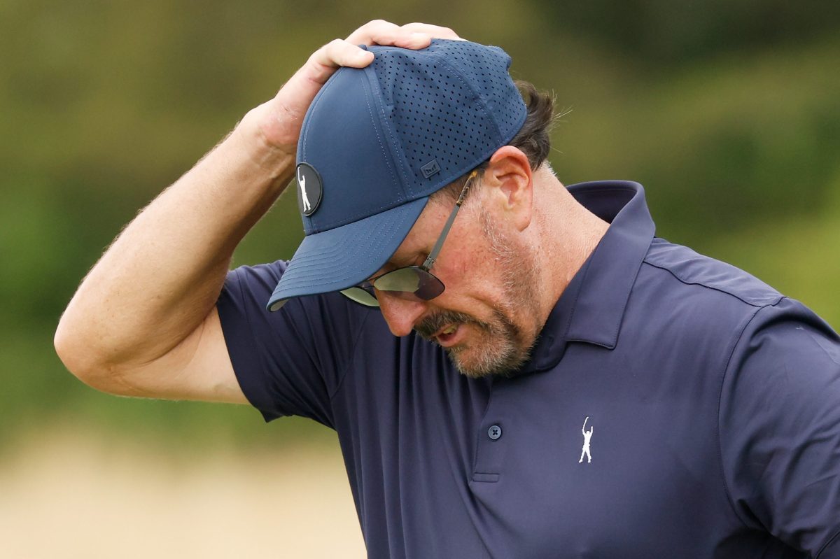 how old is mickelson 0028