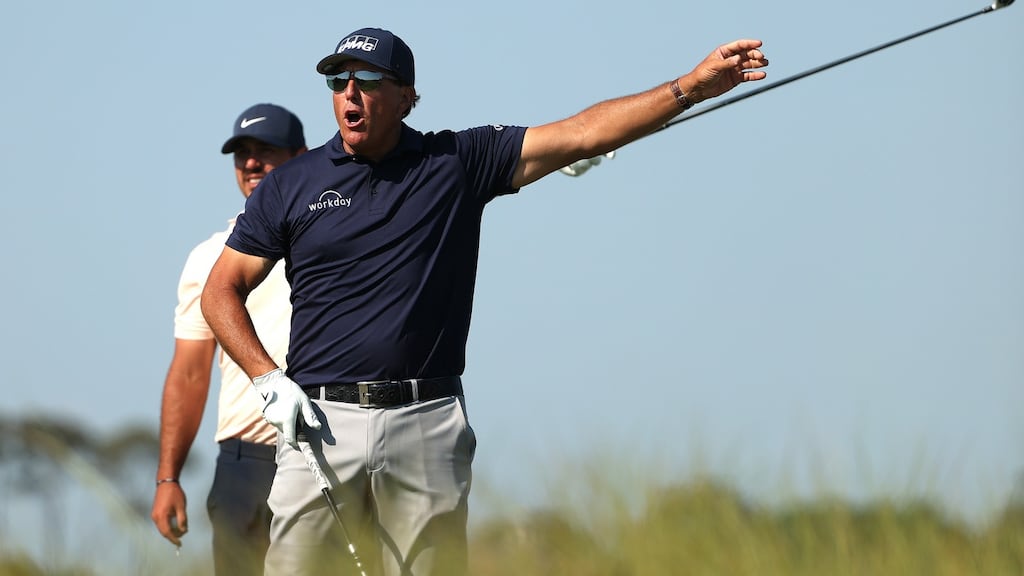 how old is mickelson 0029