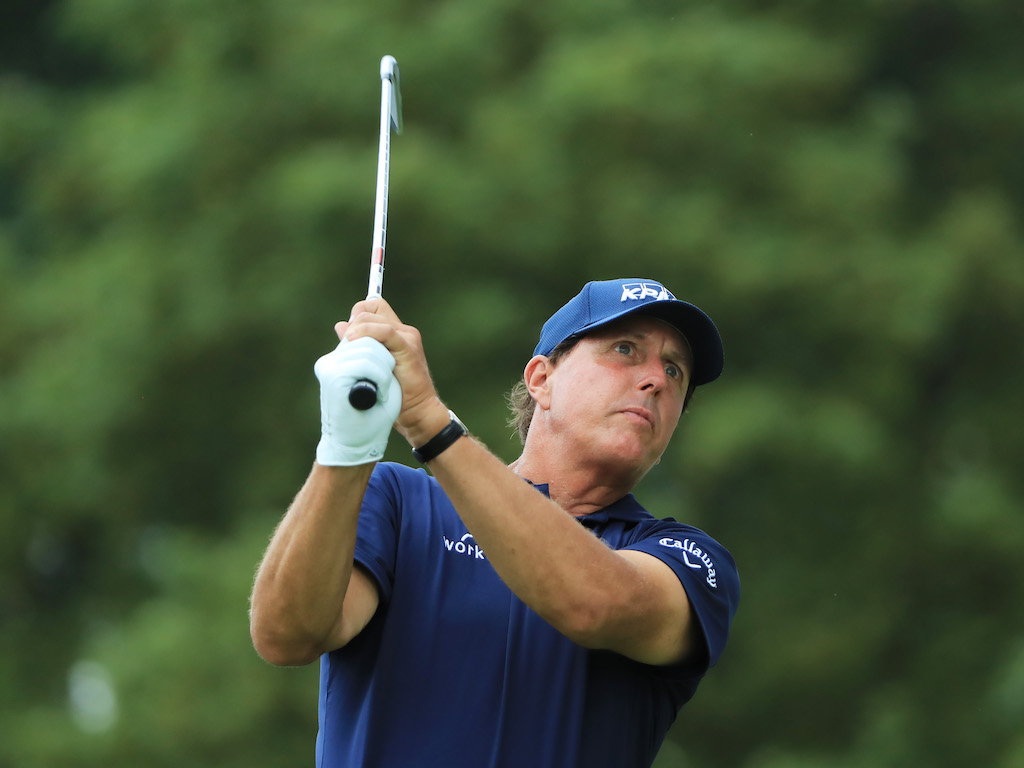 how old is mickelson 0035