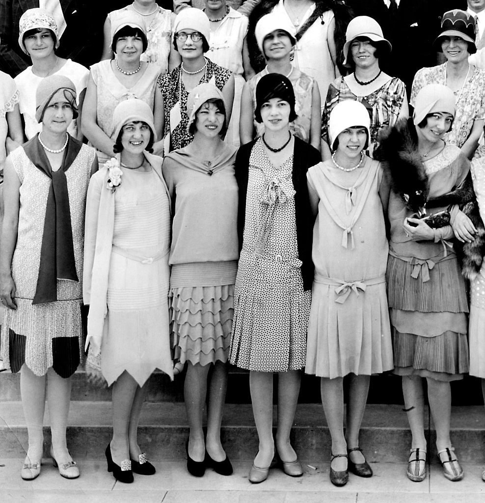 how to wear cloche hat