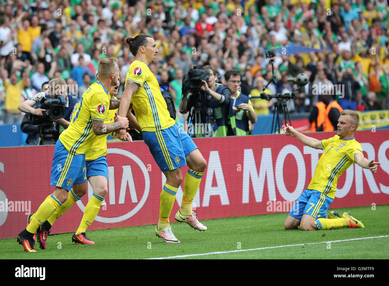 ibrahimovic celebration 0069
