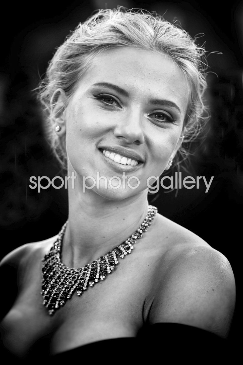 iconic black and white photos of scarlett johansson
