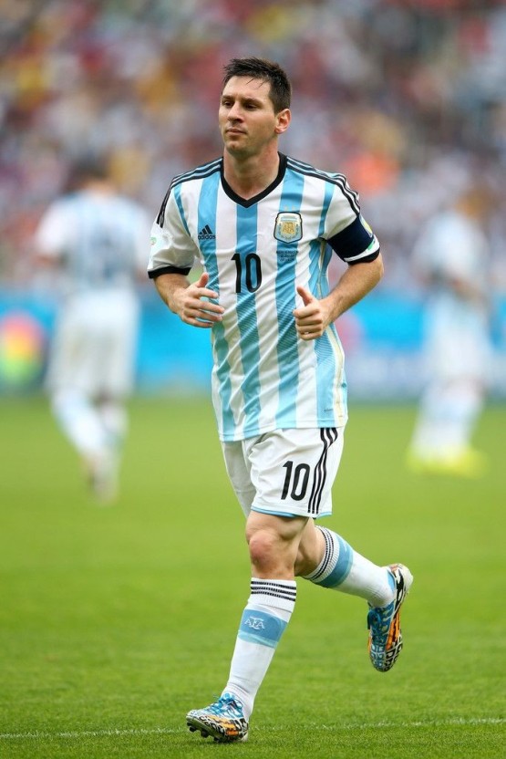 iconic messi photos 0013