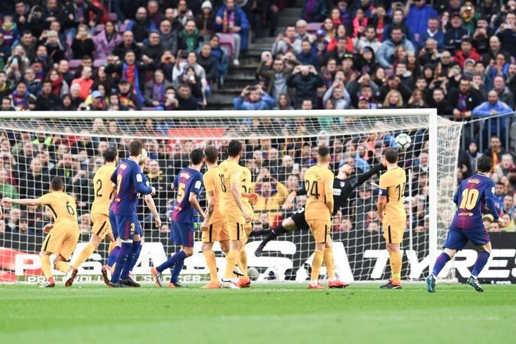 iconic messi photos 0044