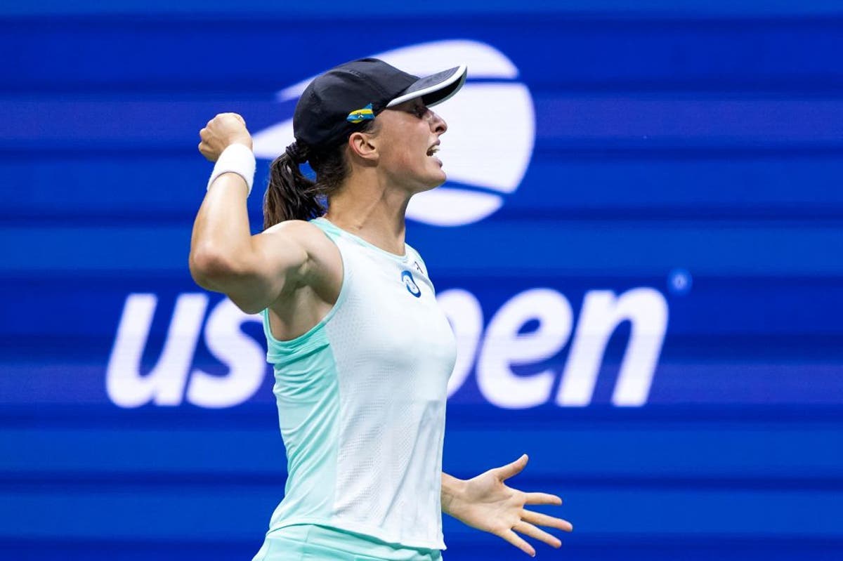 iga swiatek serve 0017