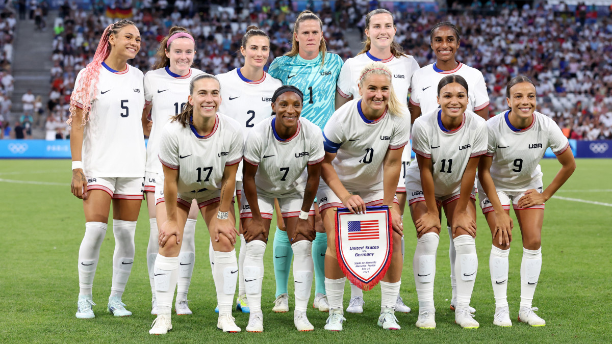 images of soccer players 0018