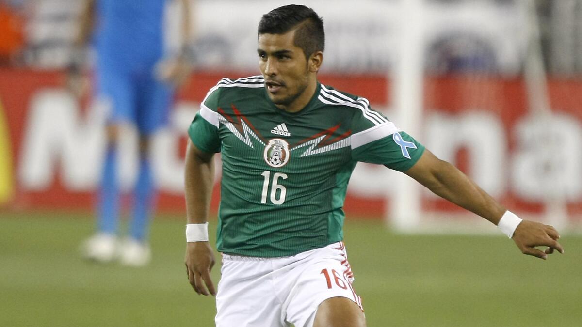 images of soccer players 0035