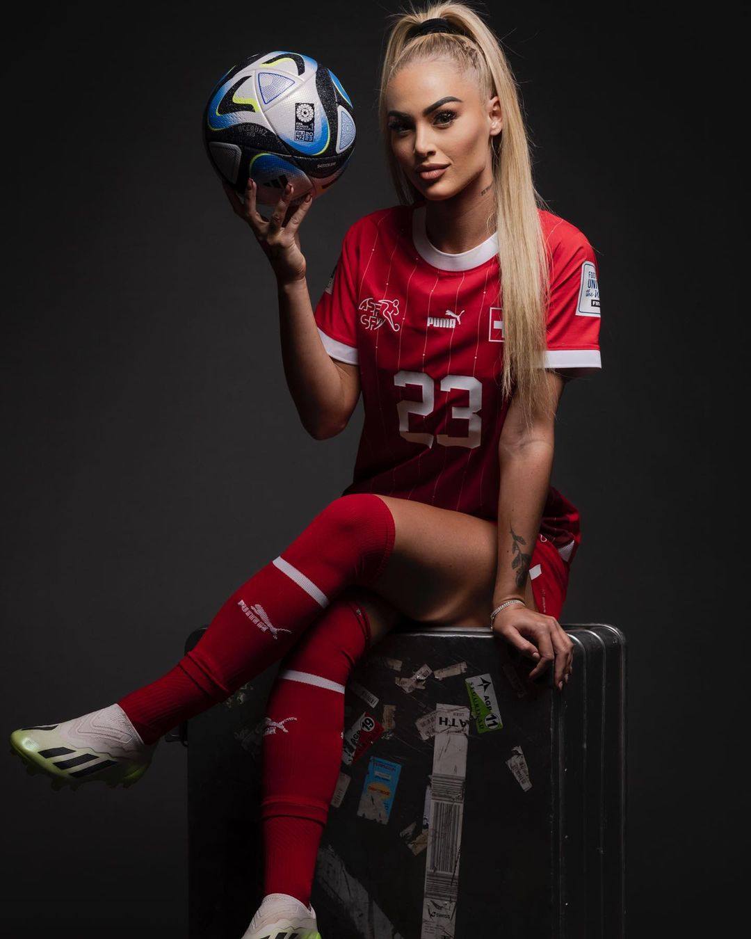 images of soccer players 0074