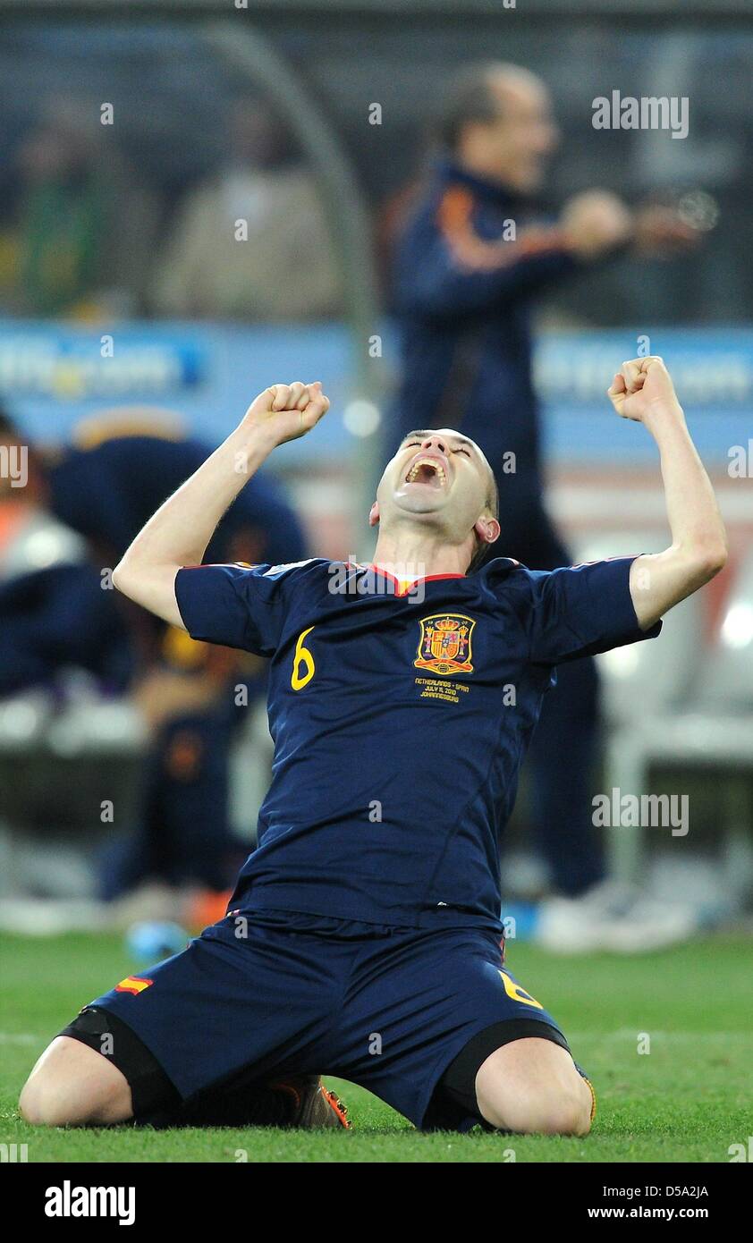 Iniesta emotional celebration