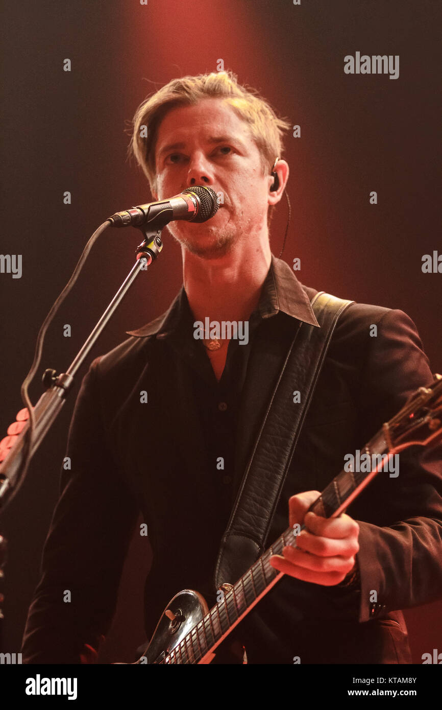 interpol guitarist 0014