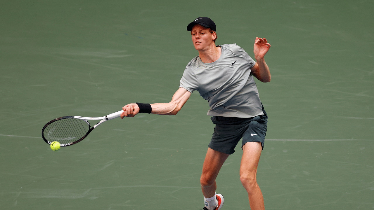 jannik sinner forehand 0018