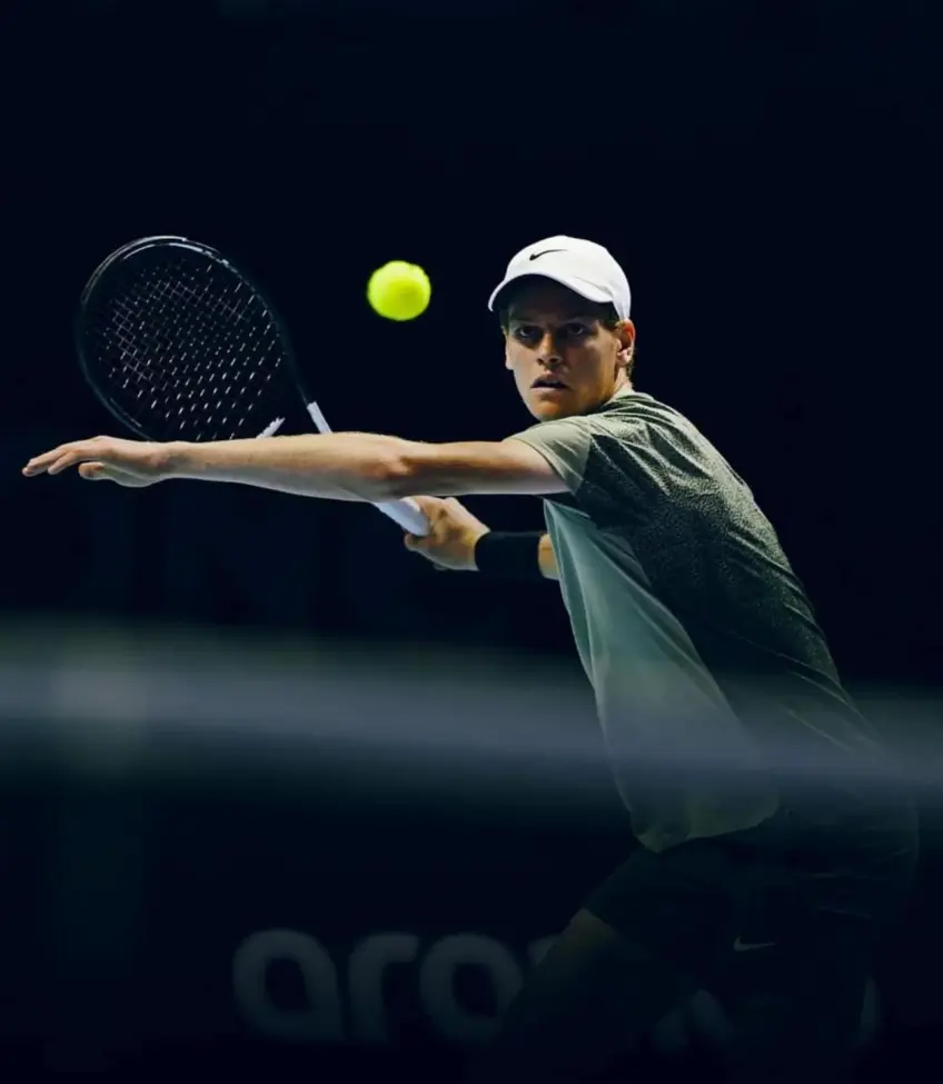 jannik sinner forehand 0021