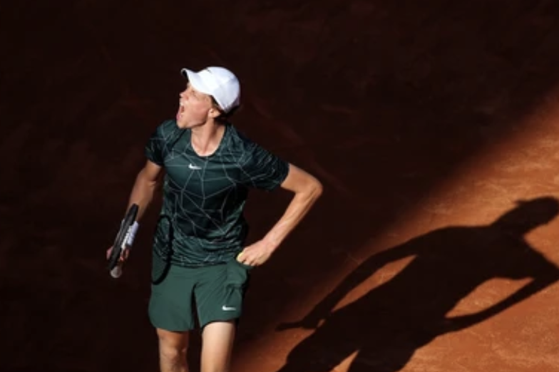 jannik sinner forehand 0039