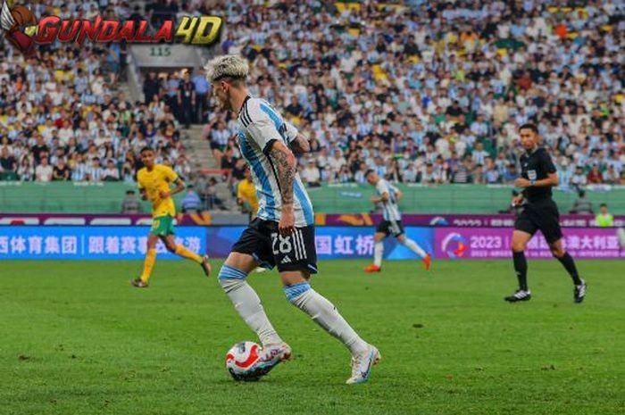 julian alvarez messi 0009
