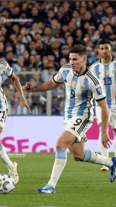 julian alvarez messi 0036