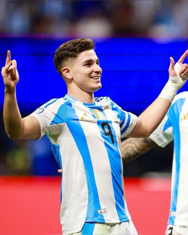 julian alvarez messi 0038