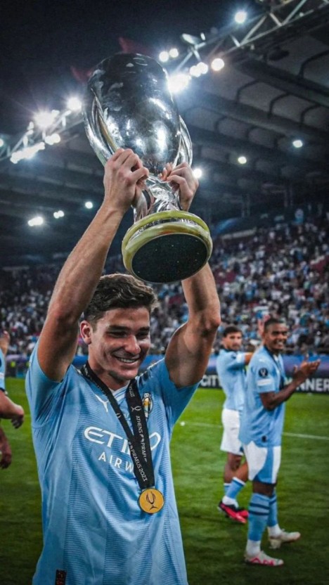 julian alvarez messi 0046