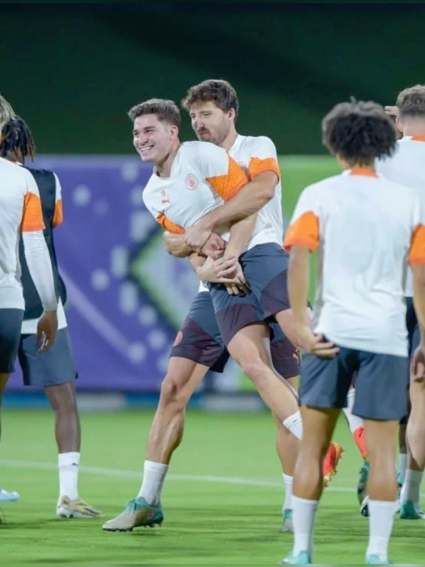 julian alvarez messi 0063