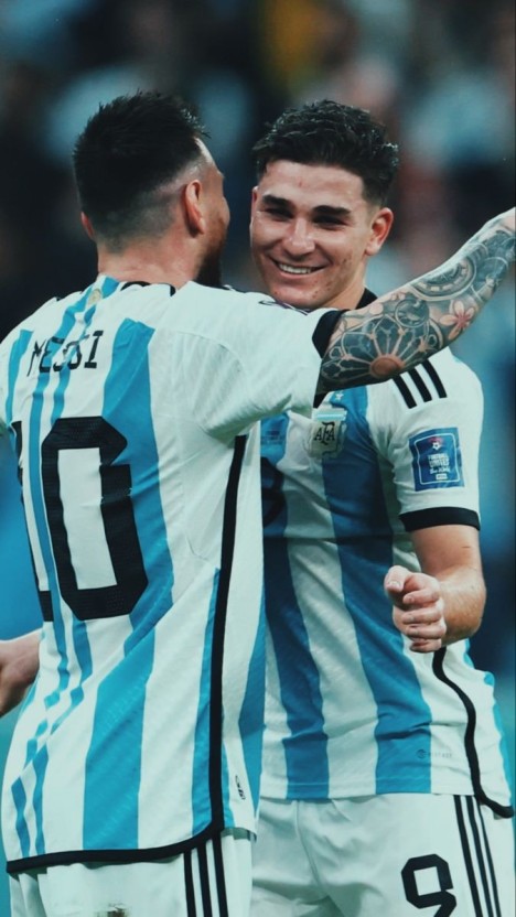 julian alvarez messi 0069