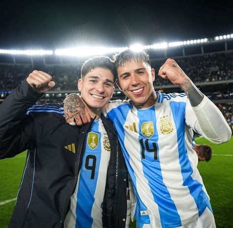 julian alvarez messi 0070