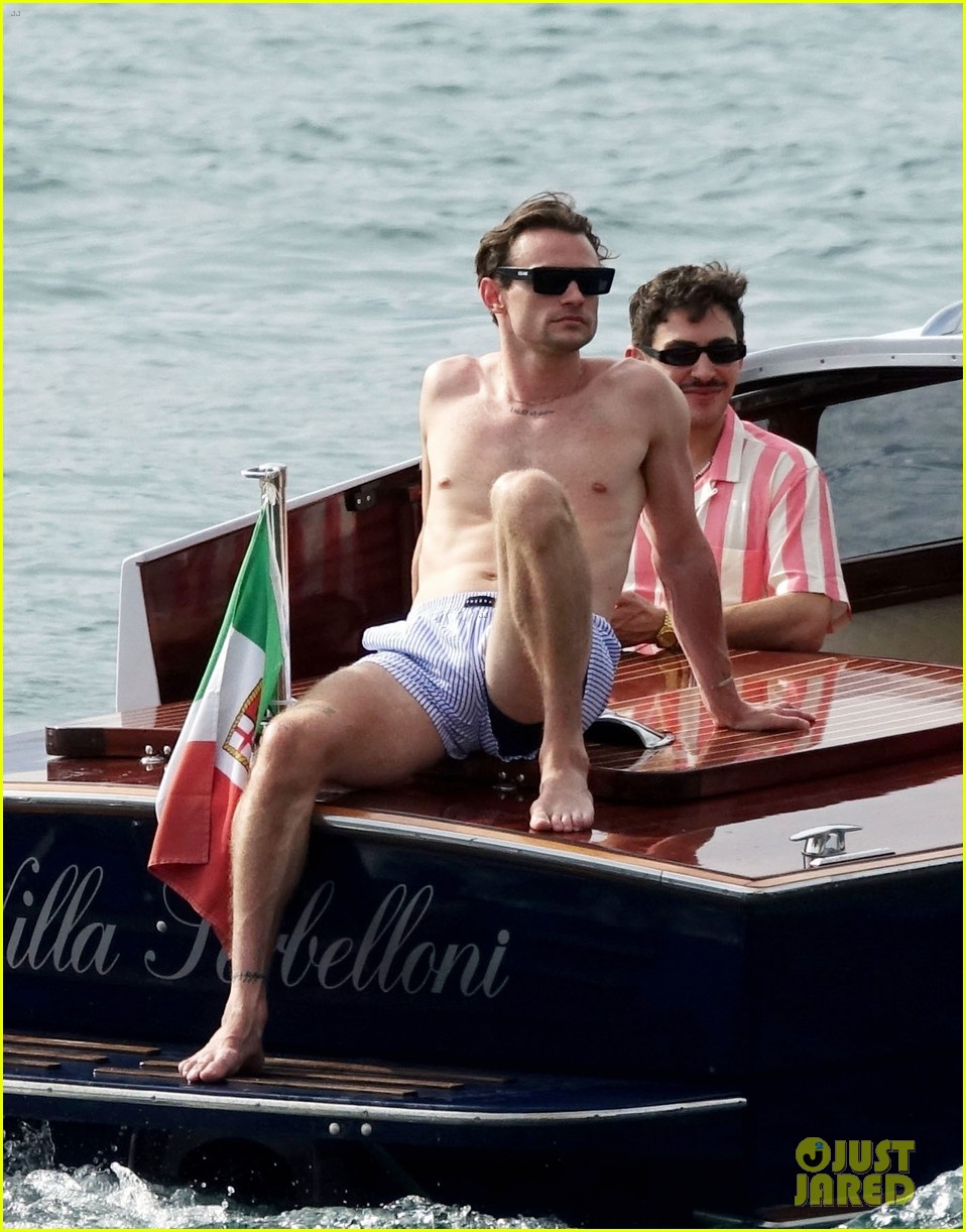 justin thomas shirtless 0043