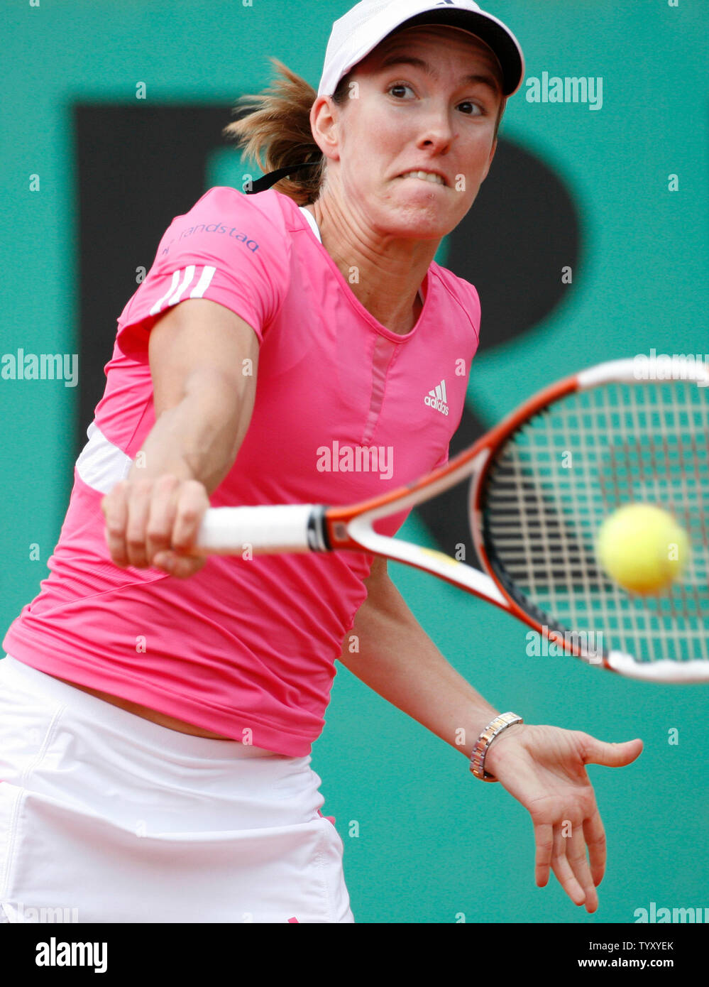 Justine Henin backhand breakdown.