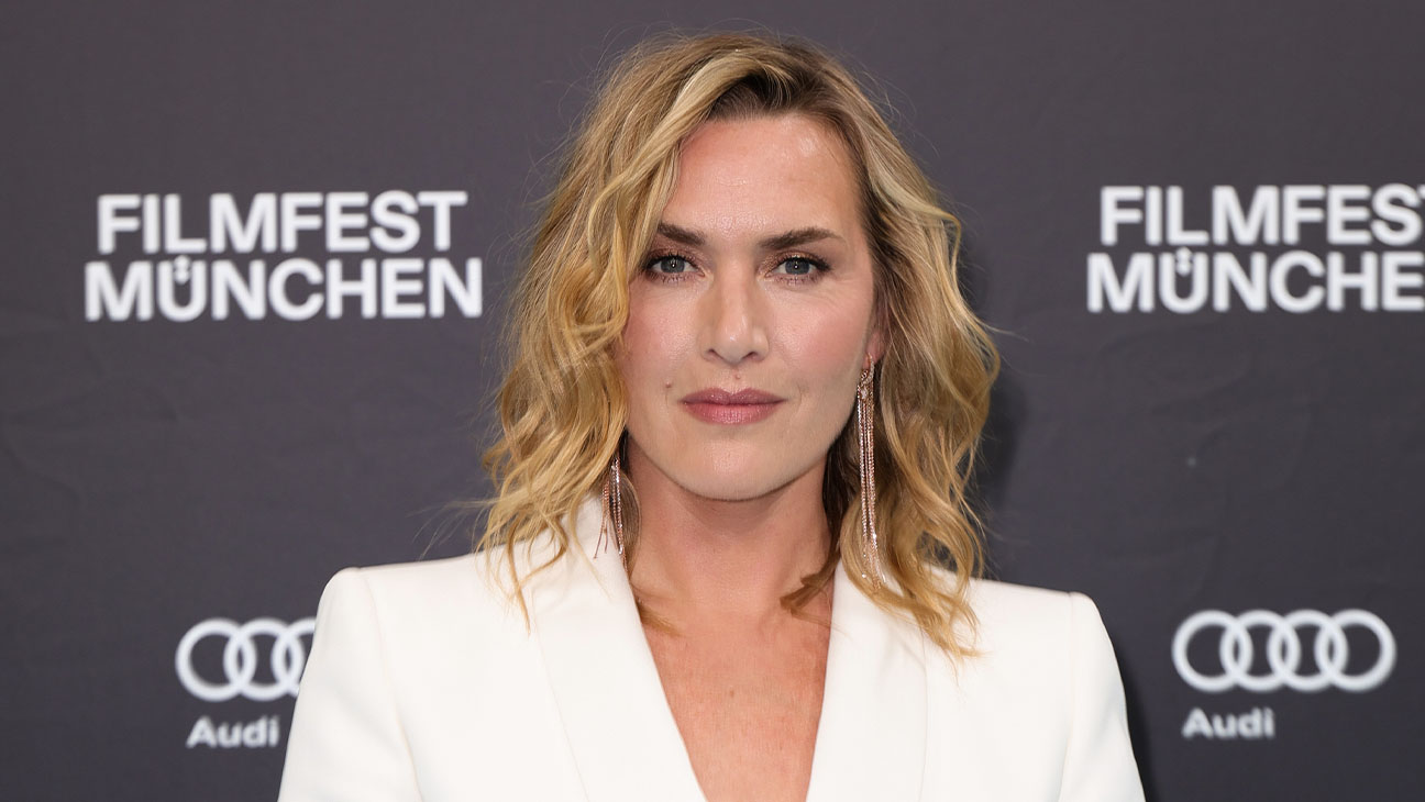 Kate Winslet award ceremonies.